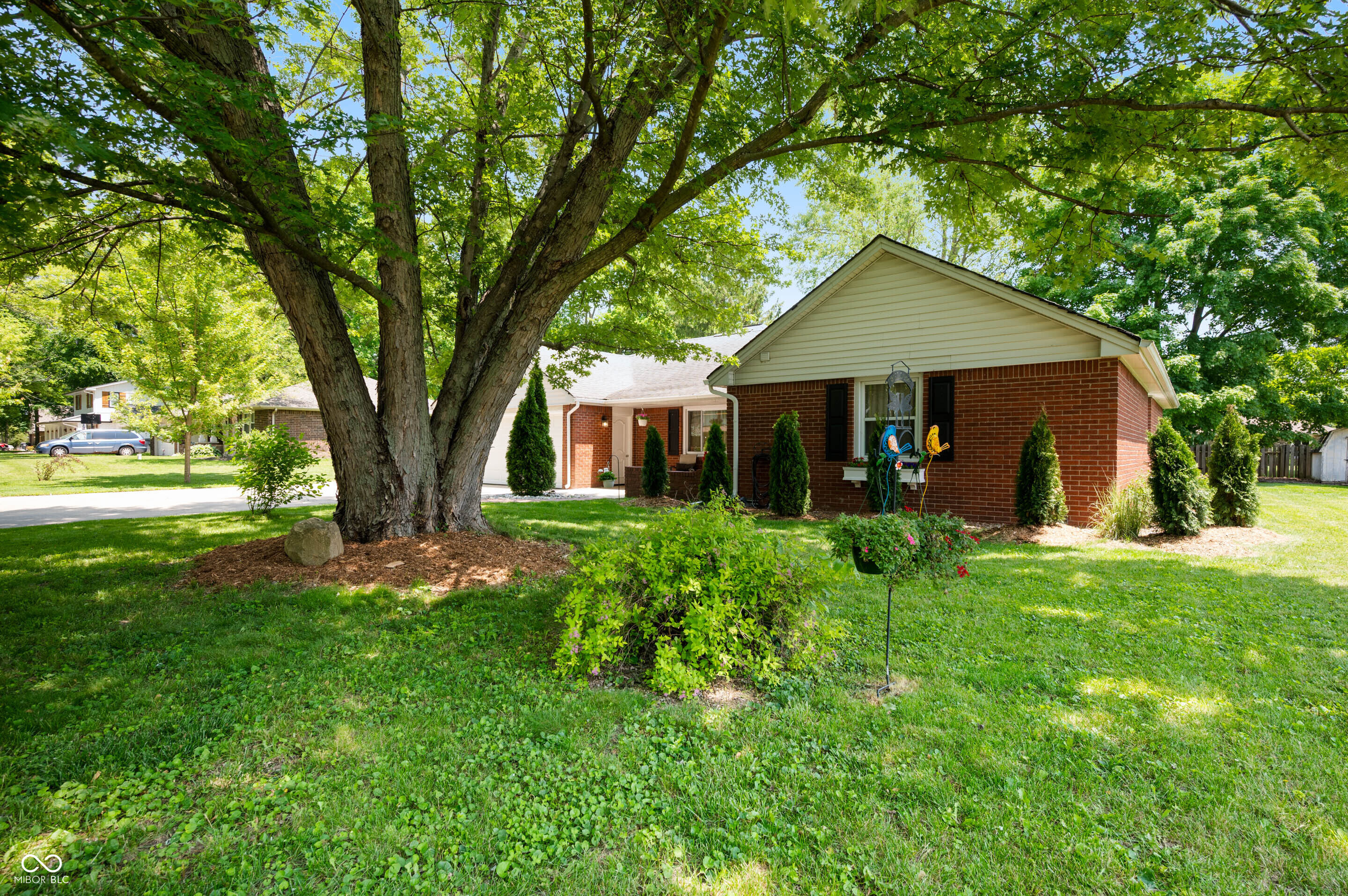 106 North Jamalee Way Pendleton, IN 46064 - Photo 2 of 23