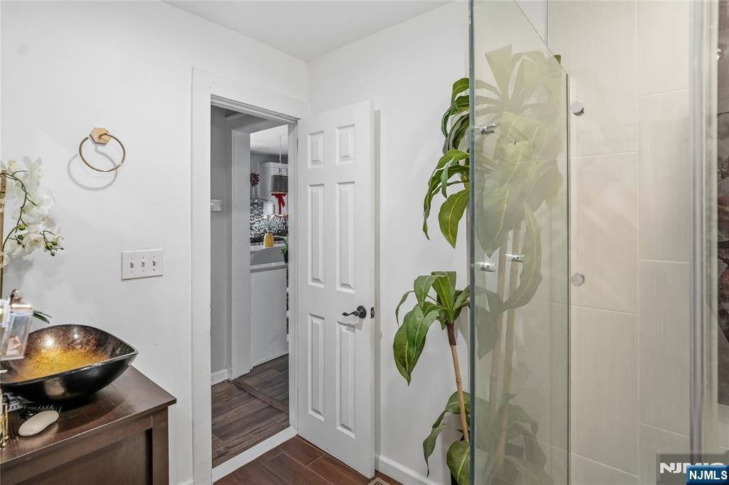 283 Hamilton Place Hackensack, NJ 07601 - Photo 8 of 23