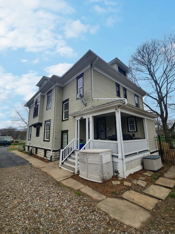 38 Center Street Waterloo, NY 13165 - Photo 3 of 37