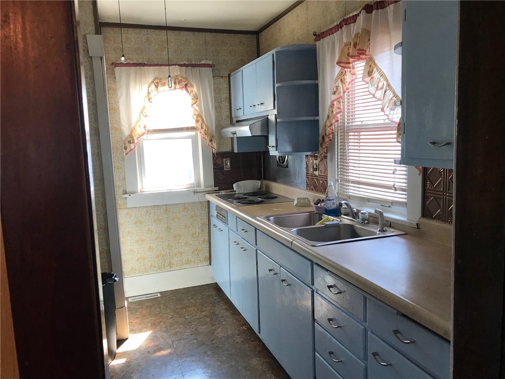 1961 East Prairie Avenue Decatur, IL 62521 - Photo 9 of 15
