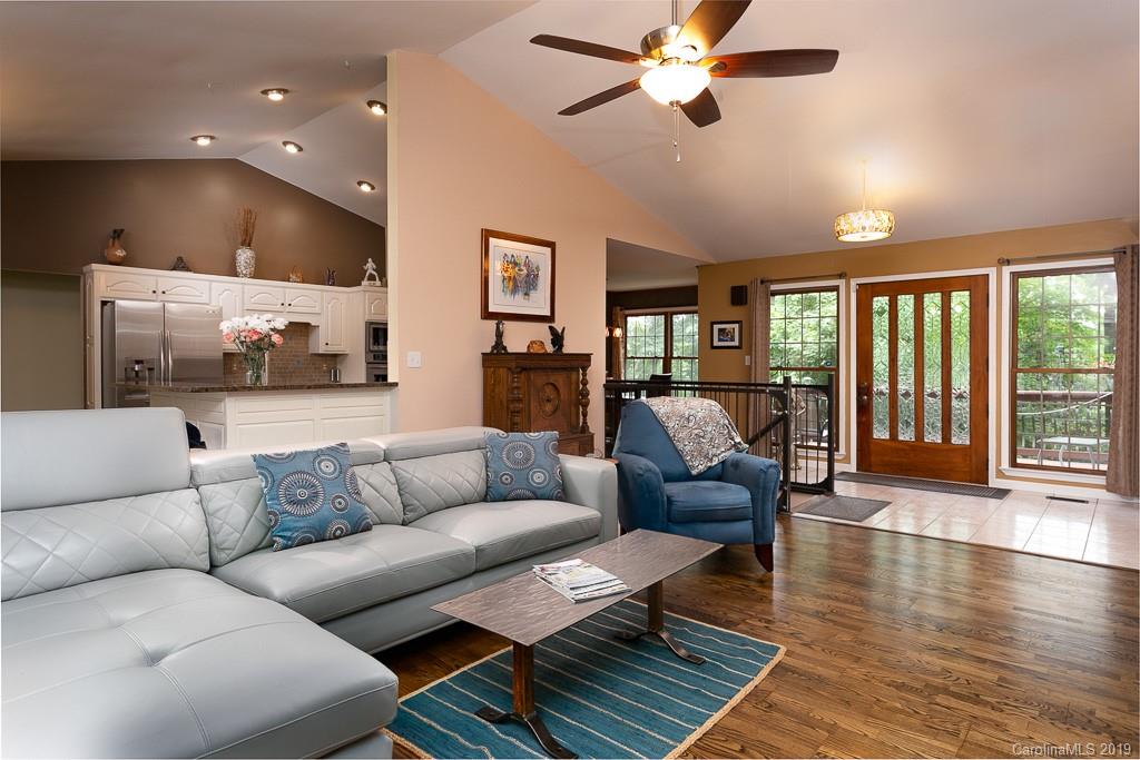16 Foothills Road Asheville, NC 28804 - Photo 4 of 25 Gallery Image 4