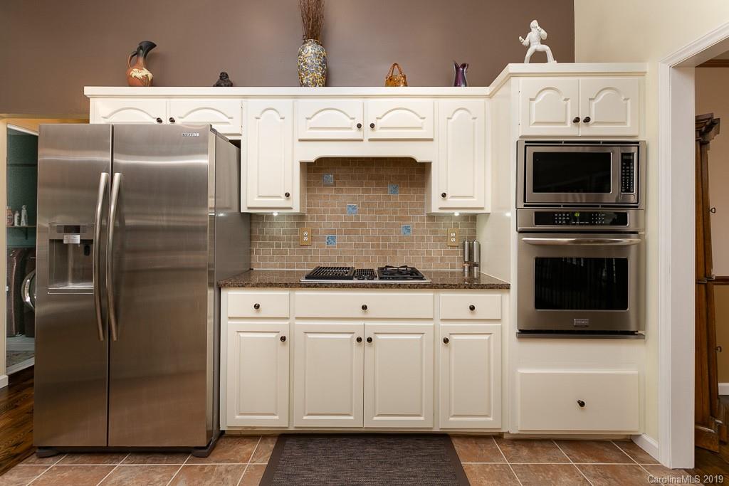 16 Foothills Road Asheville, NC 28804 - Photo 8 of 25 Gallery Image 8