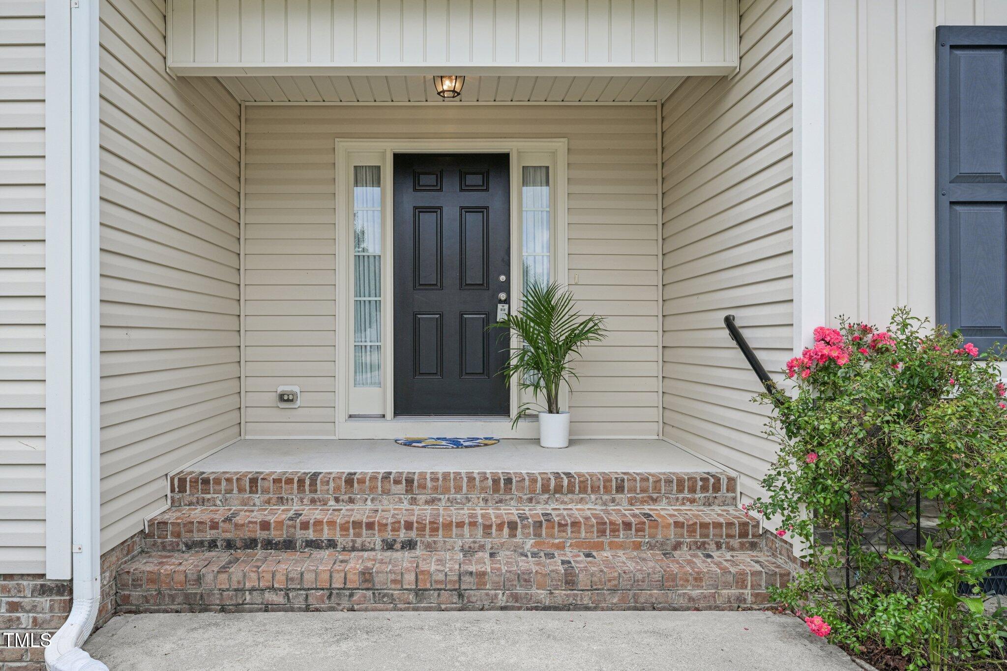 33 Bluestone Drive Smithfield, NC 27577 - Photo 4 of 49 4-web-or-mls-Bluestone Dr-1106-004