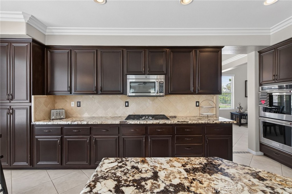 1268 Las Ventanas Way Riverside, CA 92508 - Photo 17 of 66