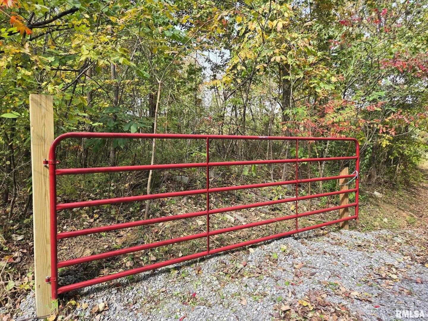 2174 Highway 1 Elizabethtown, IL 62931 - Photo 12 of 14 a view of a park with iron fence