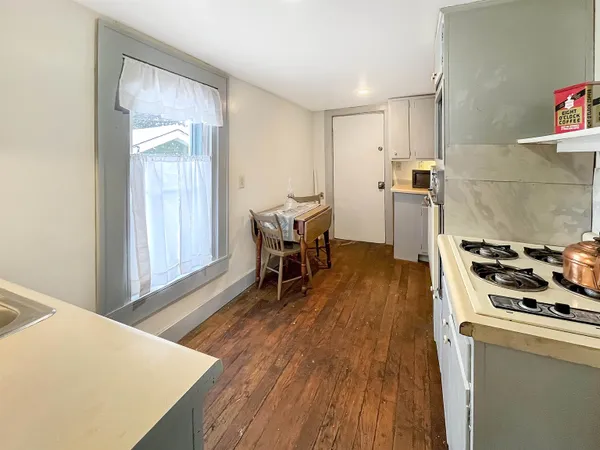 $38,250 | 503 West Pleasant Street, Freeport, IL 61032