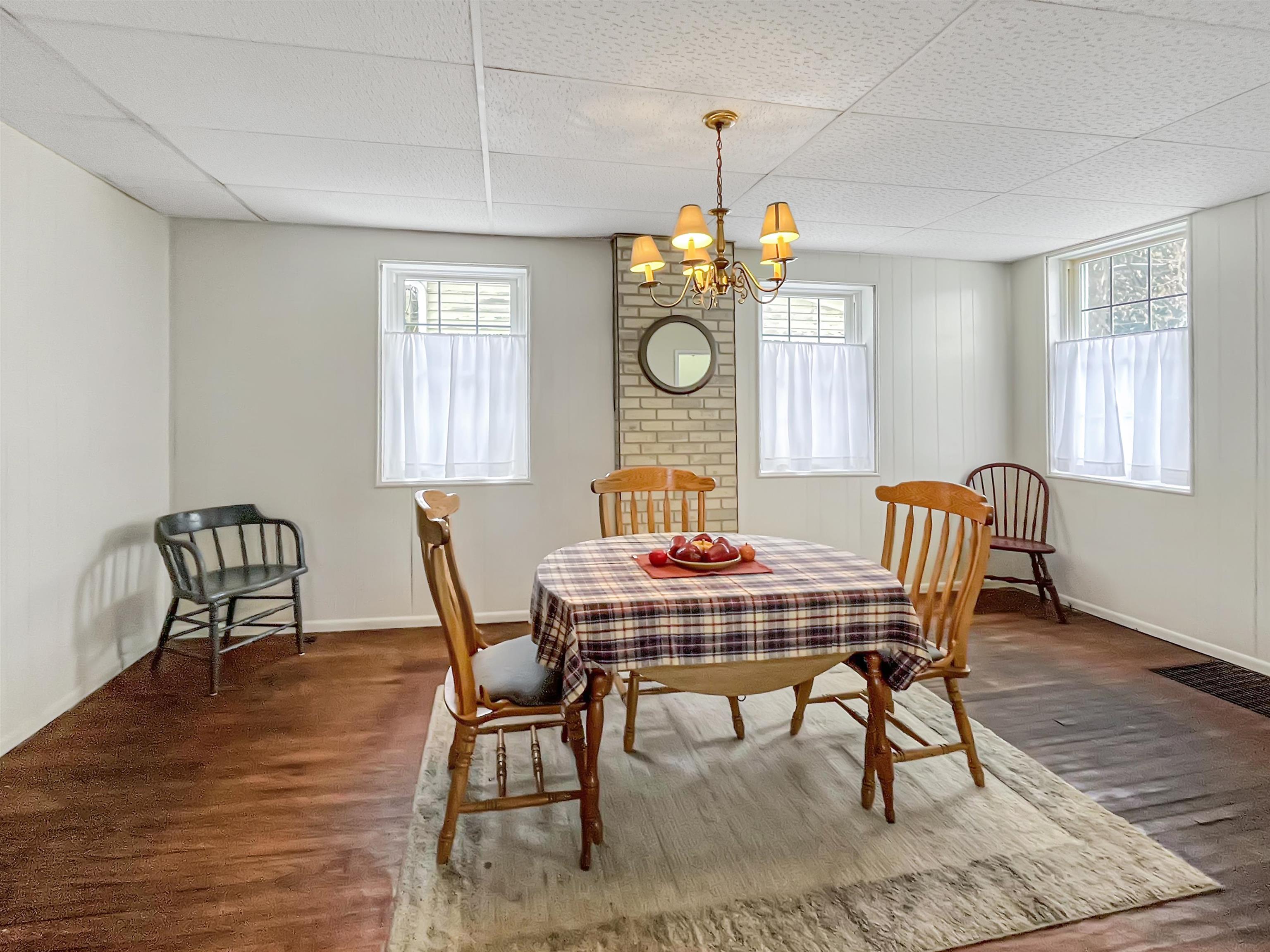 503 West Pleasant Street Freeport, IL 61032 - Photo 5 of 25