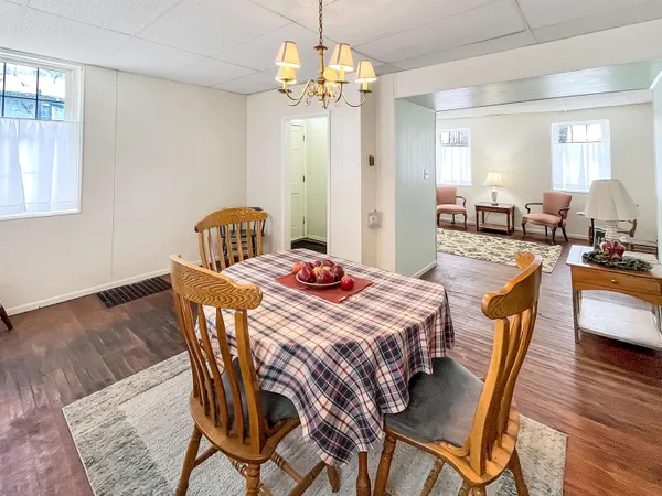 $38,250 | 503 West Pleasant Street, Freeport, IL 61032