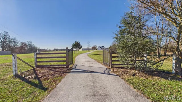 $549,000 | 170 Country View Road, Highlandville, MO 65669