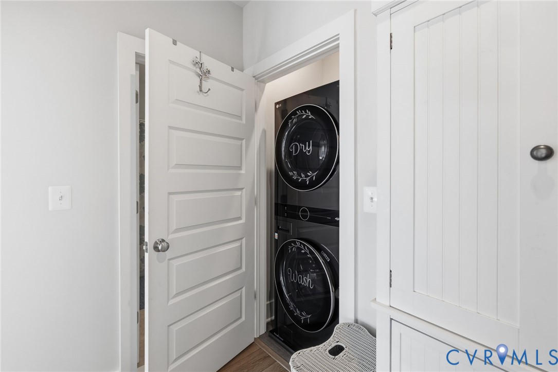 585 Hazel Place, Unit A Henrico, VA 23233 - Photo 23 of 26 a utility room with dryer and washer