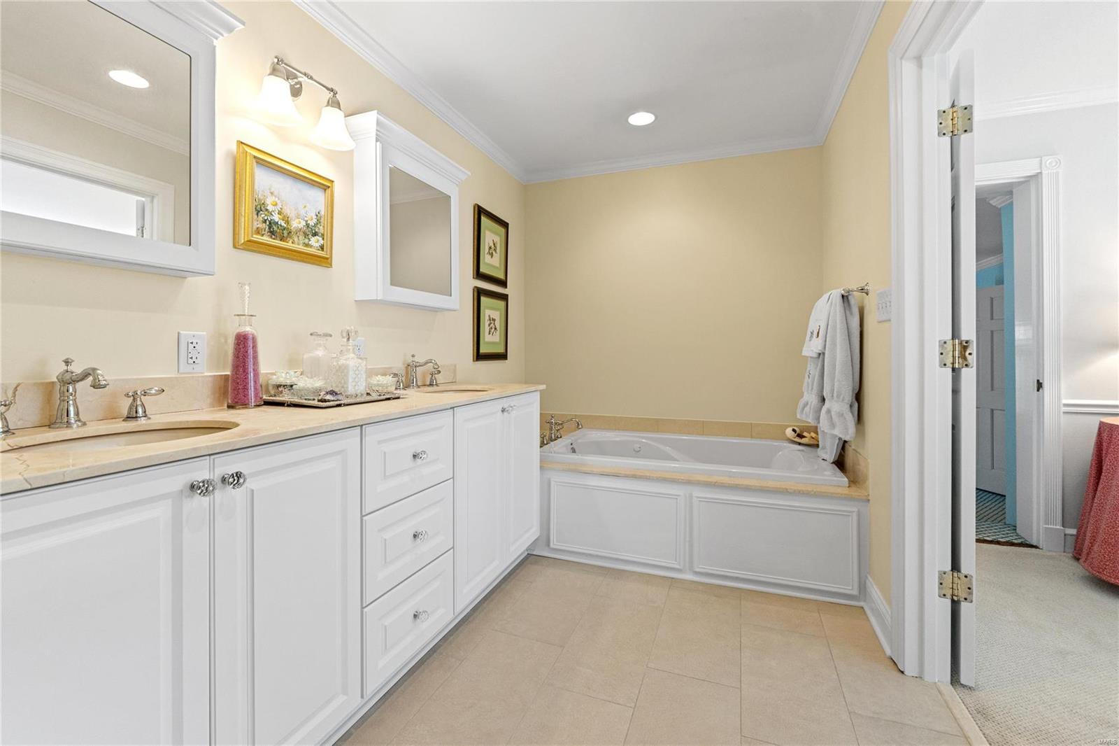 27 Log Cabin Drive Ladue, MO 63124 - Photo 27 of 49