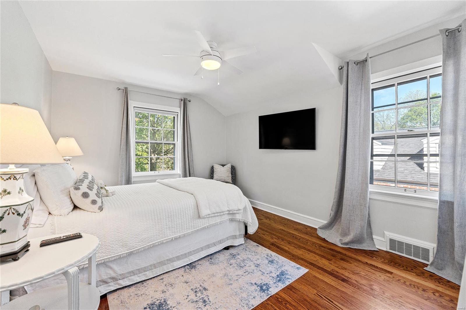 27 Log Cabin Drive Ladue, MO 63124 - Photo 32 of 49