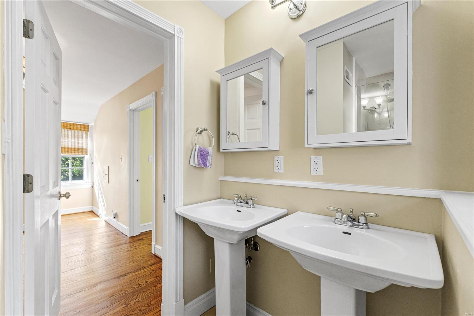 27 Log Cabin Drive Ladue, MO 63124 - Photo 33 of 49