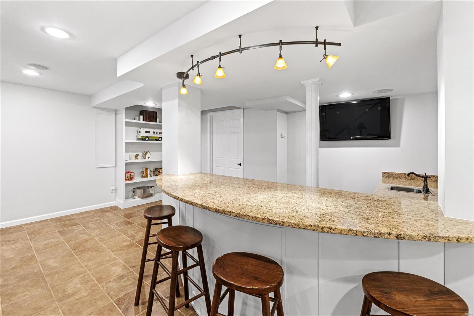 27 Log Cabin Drive Ladue, MO 63124 - Photo 37 of 49