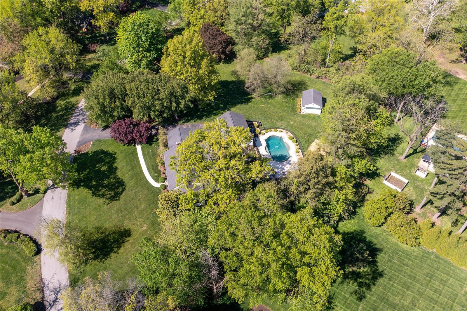 27 Log Cabin Drive Ladue, MO 63124 - Photo 41 of 49