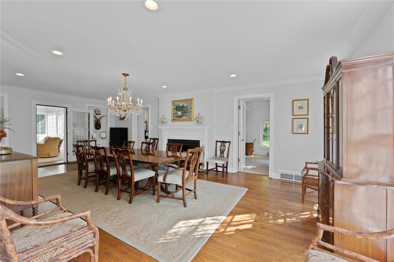 27 Log Cabin Drive Ladue, MO 63124 - Photo 6 of 49