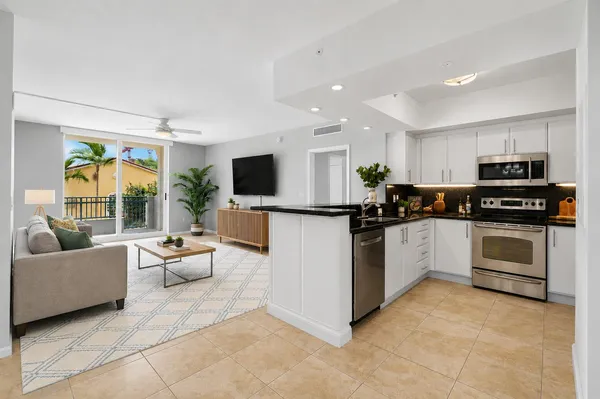 $649,000 | 403 South Sapodilla Avenue, Unit 307, West Palm Beach, FL 33401