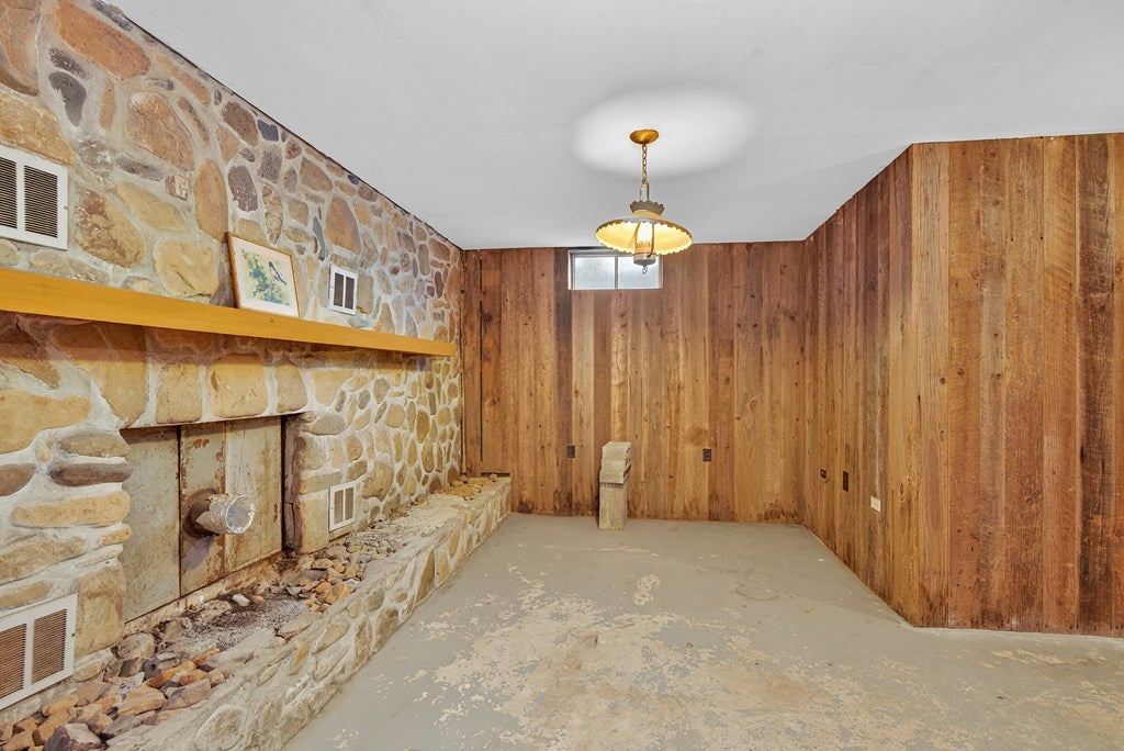 22129 Fisher Hollow Road Damascus, VA 24236 - Photo 31 of 38 Gallery Image 31