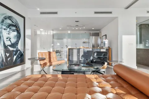 $755,000 | 1040 Biscayne Boulevard, Unit 3807, Miami, FL 33132