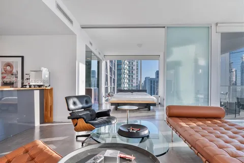 $755,000 | 1040 Biscayne Boulevard, Unit 3807, Miami, FL 33132