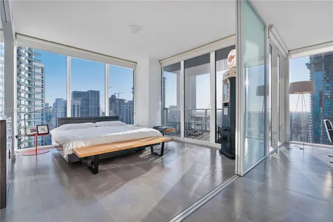 $755,000 | 1040 Biscayne Boulevard, Unit 3807, Miami, FL 33132