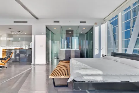 $755,000 | 1040 Biscayne Boulevard, Unit 3807, Miami, FL 33132