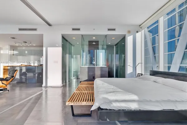 $755,000 | 1040 Biscayne Boulevard, Unit 3807, Miami, FL 33132