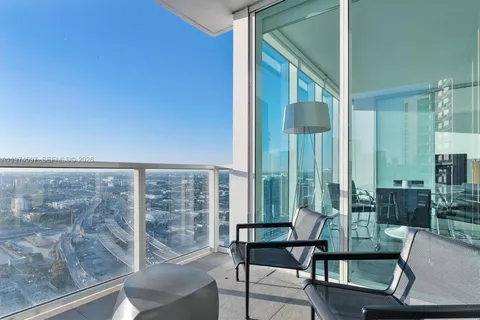 $755,000 | 1040 Biscayne Boulevard, Unit 3807, Miami, FL 33132
