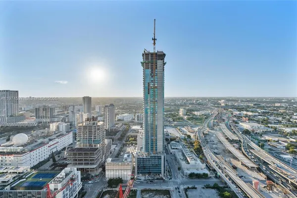 $755,000 | 1040 Biscayne Boulevard, Unit 3807, Miami, FL 33132