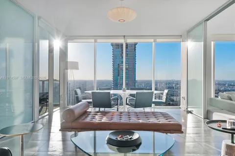 $755,000 | 1040 Biscayne Boulevard, Unit 3807, Miami, FL 33132