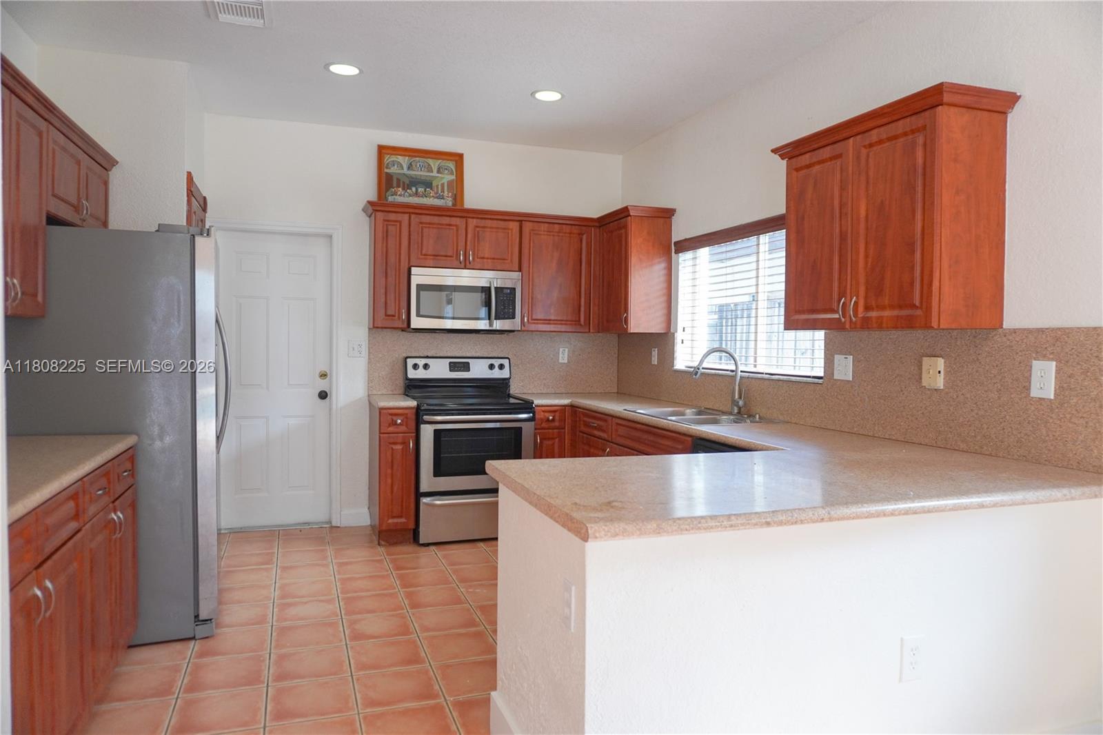 22932 Southwest 113th Place Miami, FL 33170 - Photo 11 of 28