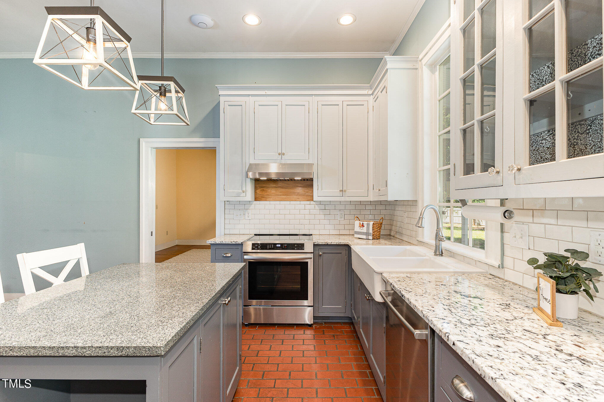 685 Matthews Road Clayton, NC 27520 - Photo 9 of 49 Kitchen