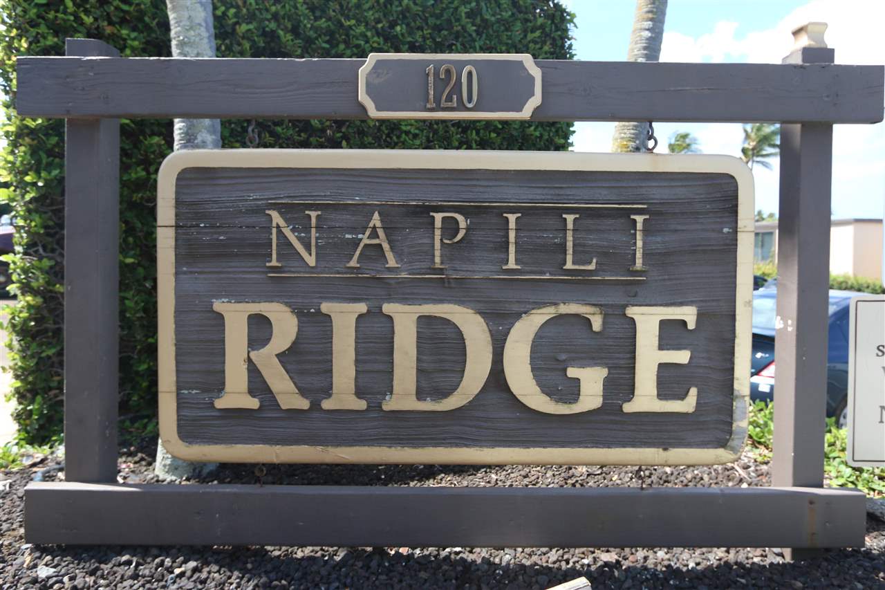 120 Hui Rd F, Unit B4 Lahaina, HI 96761 - Photo 14 of 19 a front view of a house