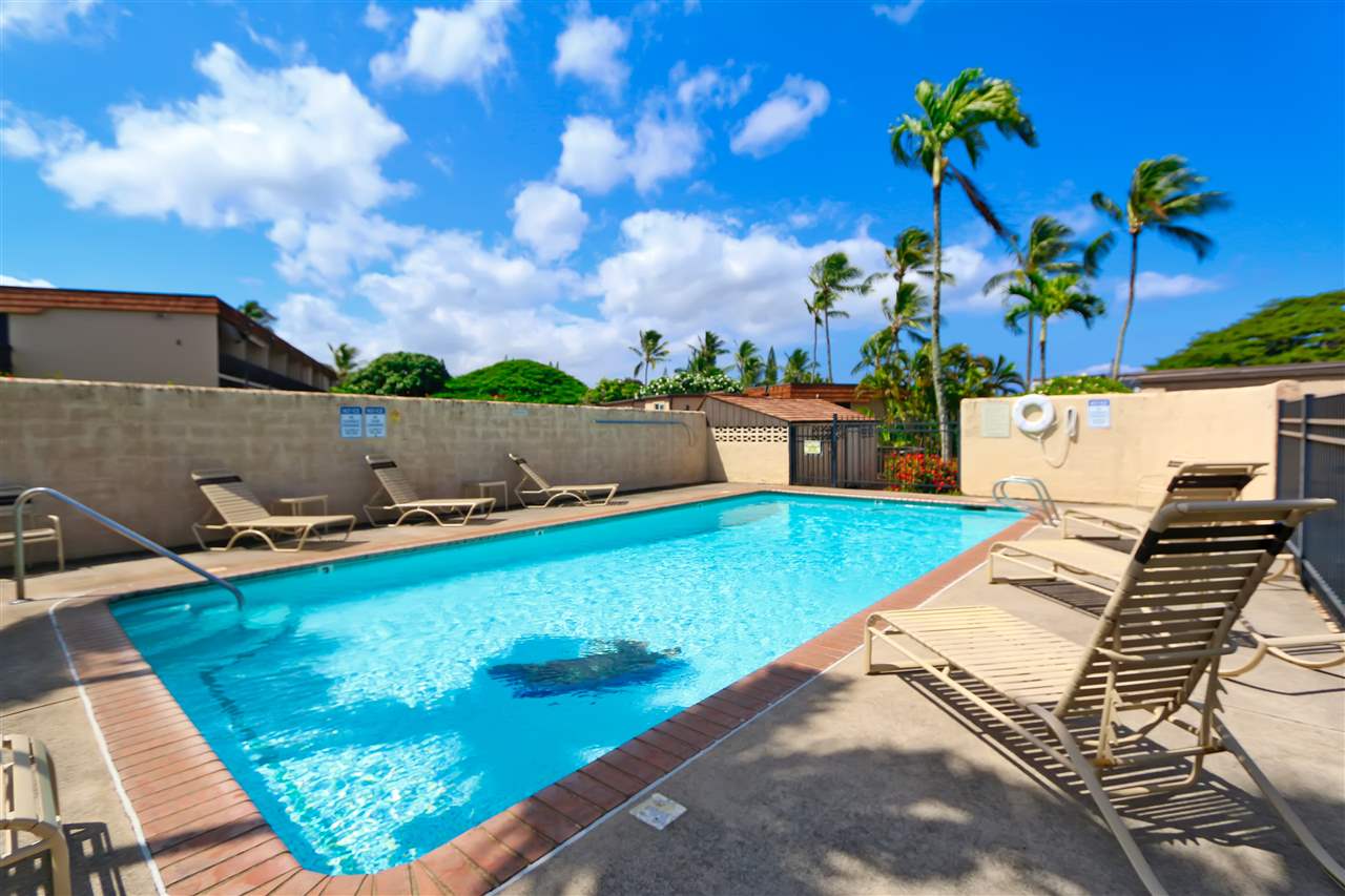 120 Hui Rd F, Unit B4 Lahaina, HI 96761 - Photo 17 of 19 a view of a yard with an outdoor space
