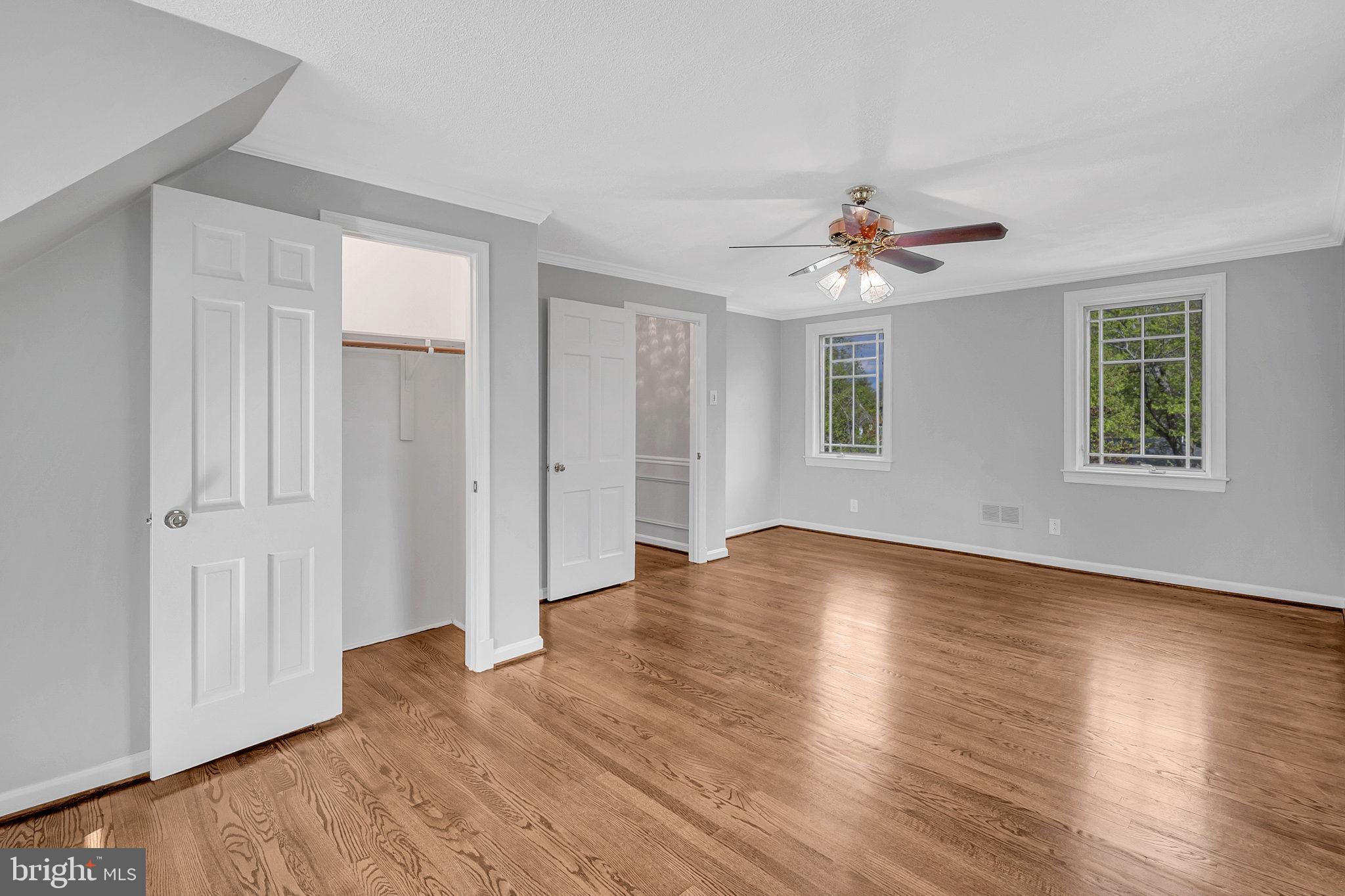 4401 Park Road Alexandria, VA 22312 - Photo 19 of 38 1 of 2 HUGE bedrooms upstairs