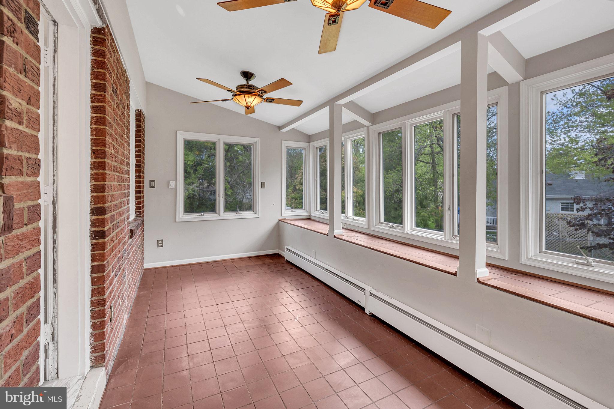 4401 Park Road Alexandria, VA 22312 - Photo 25 of 38 Large enclosed sun/florida room