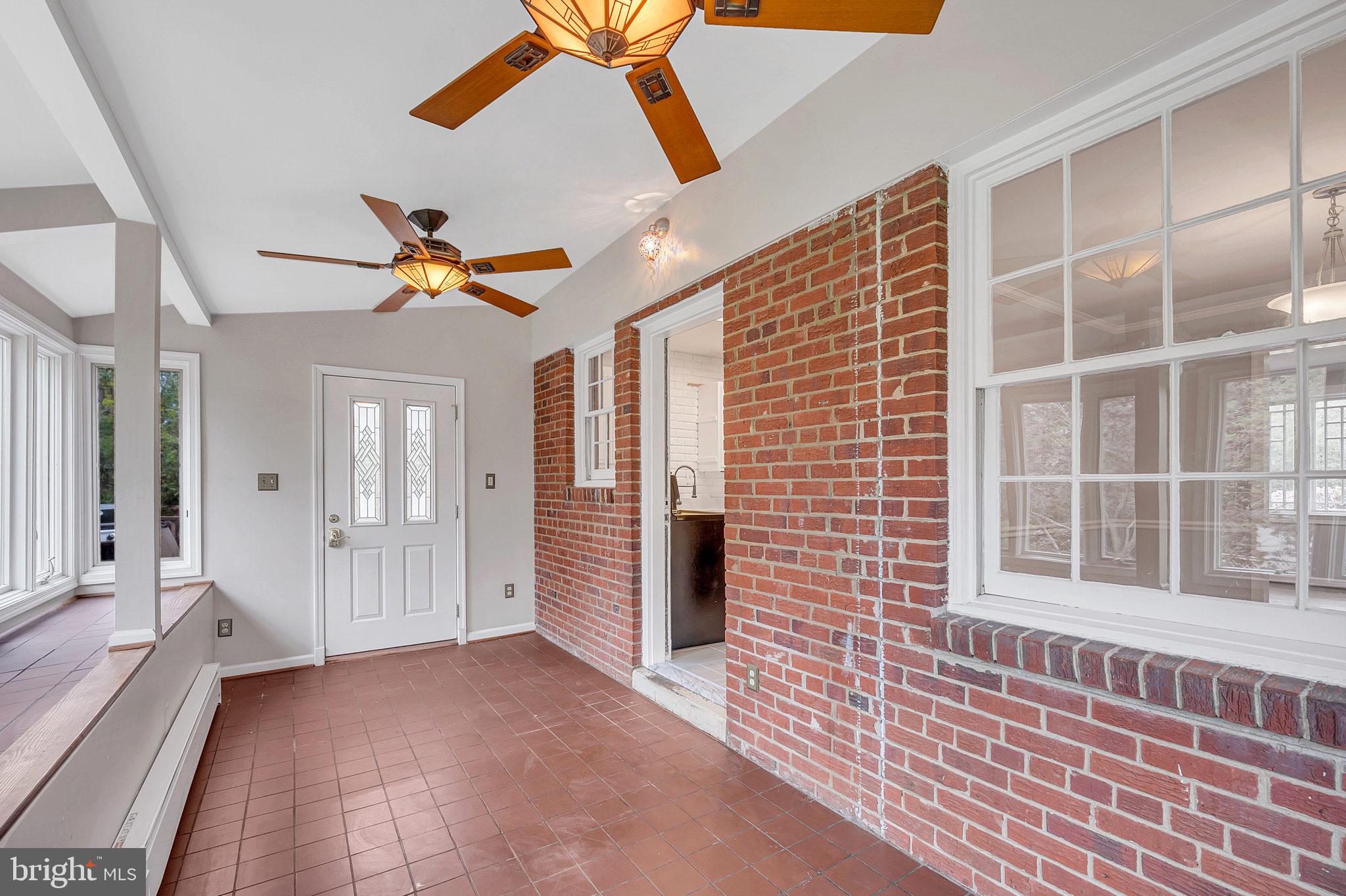 4401 Park Road Alexandria, VA 22312 - Photo 26 of 38 Large enclosed sun/florida room