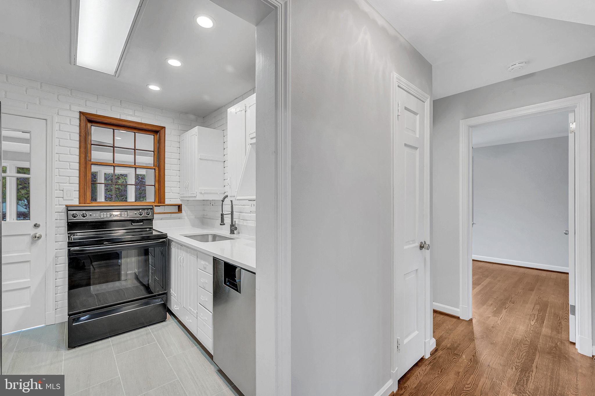 4401 Park Road Alexandria, VA 22312 - Photo 9 of 38 Gallery Image 9