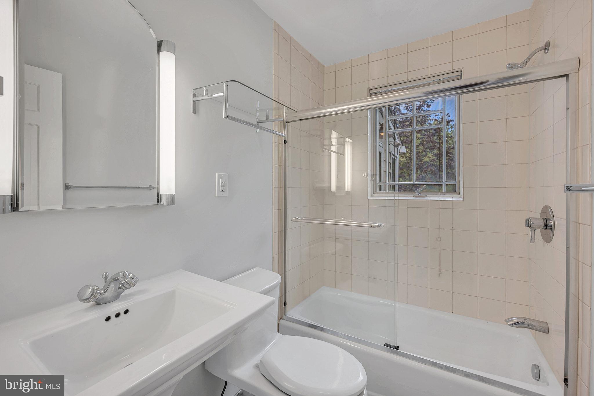 4401 Park Road Alexandria, VA 22312 - Photo 10 of 38 Main level updated bathroom
