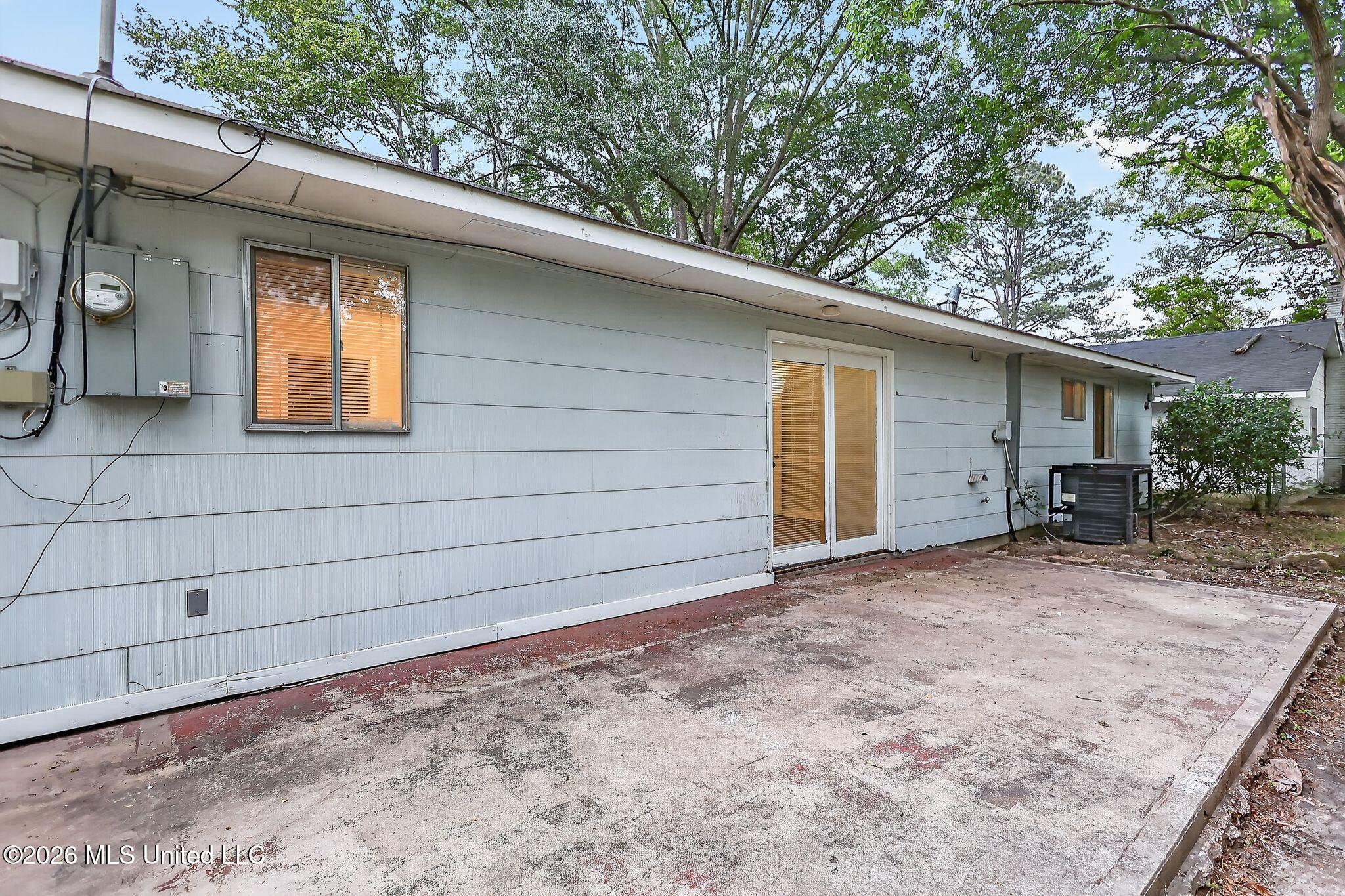 335 Allstate Drive Jackson, MS 39211 - Photo 32 of 38 05_335_Allstate_Dr_Jackson_MS_39211-Exte