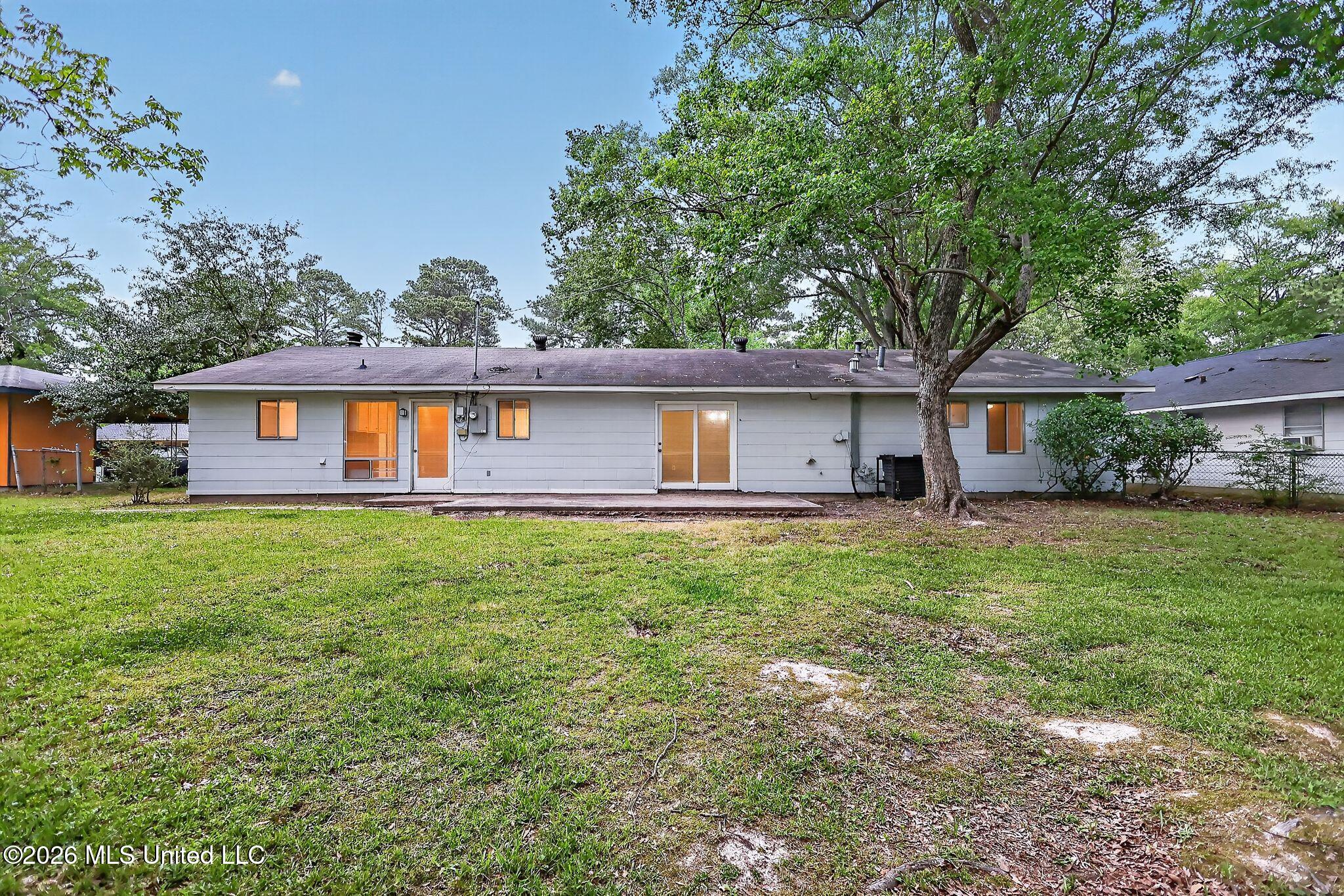 335 Allstate Drive Jackson, MS 39211 - Photo 33 of 38 03_335_Allstate_Dr_Jackson_MS_39211-Exte