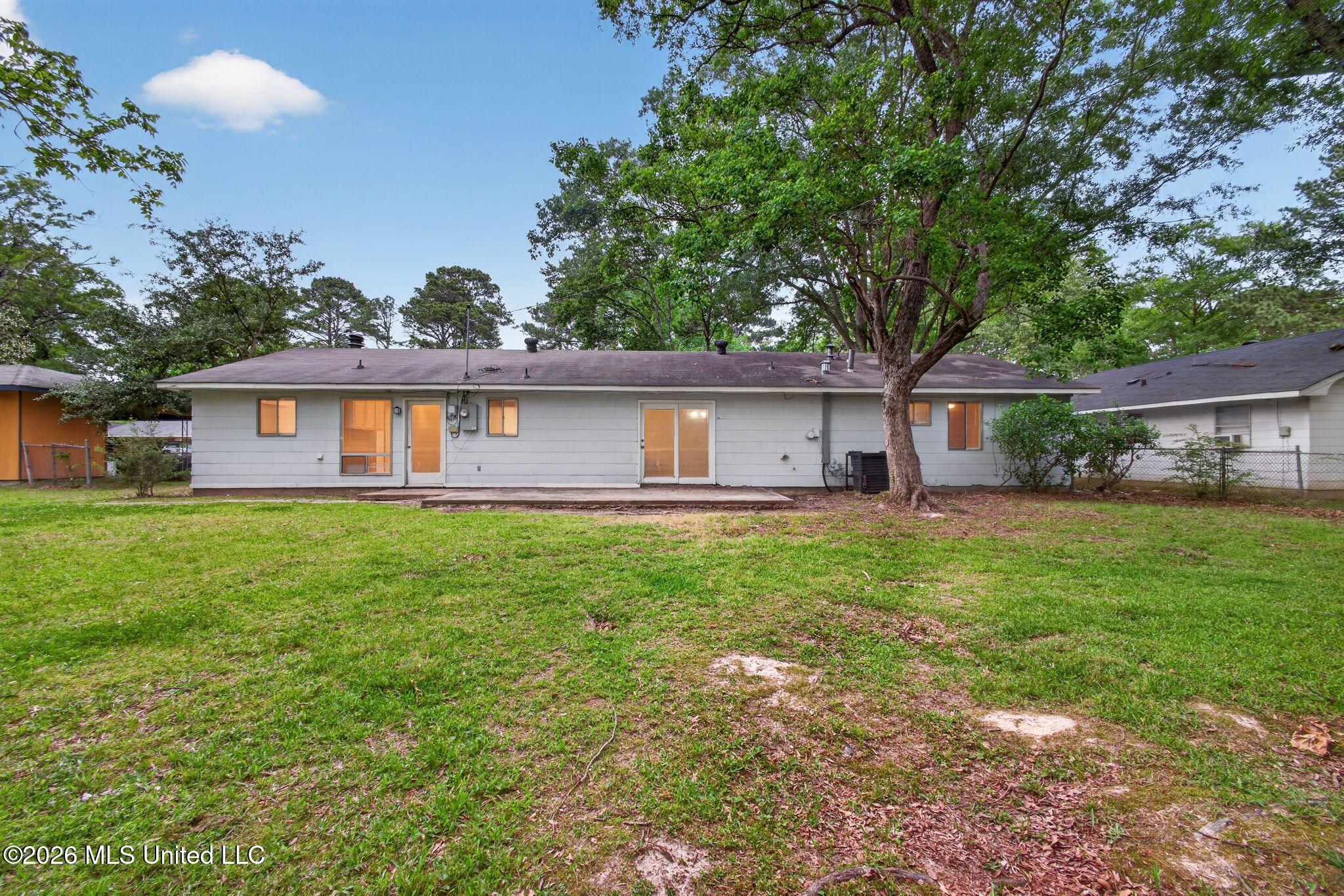335 Allstate Drive Jackson, MS 39211 - Photo 38 of 38 12_335_Allstate_Dr_Jackson_MS_39211-Exte