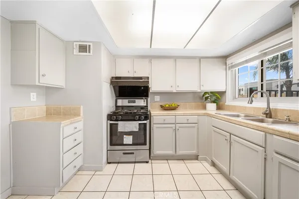 $649,800 | 7714 Acacia Street, Fontana, CA 92336