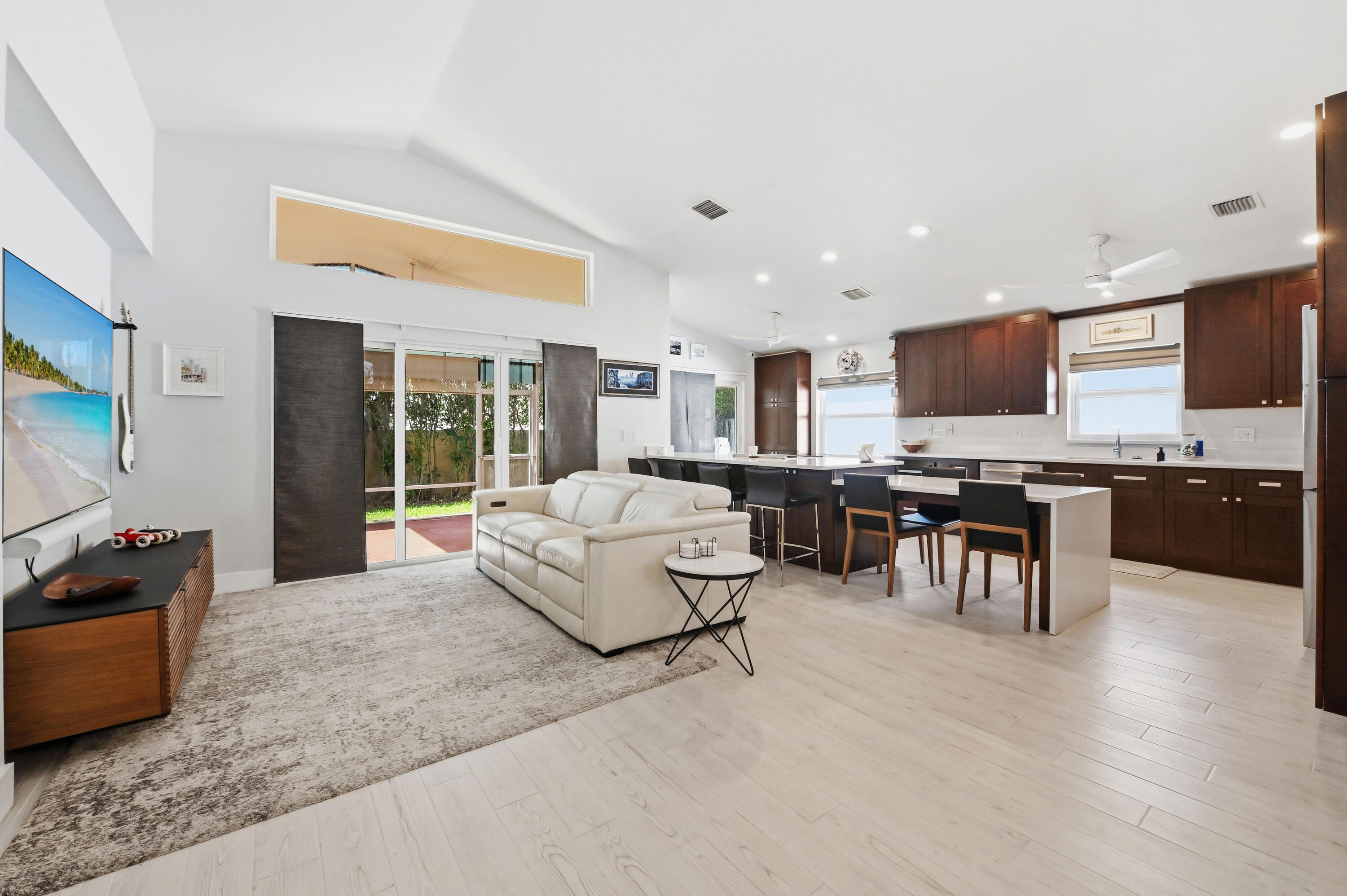 15 Living room 04
