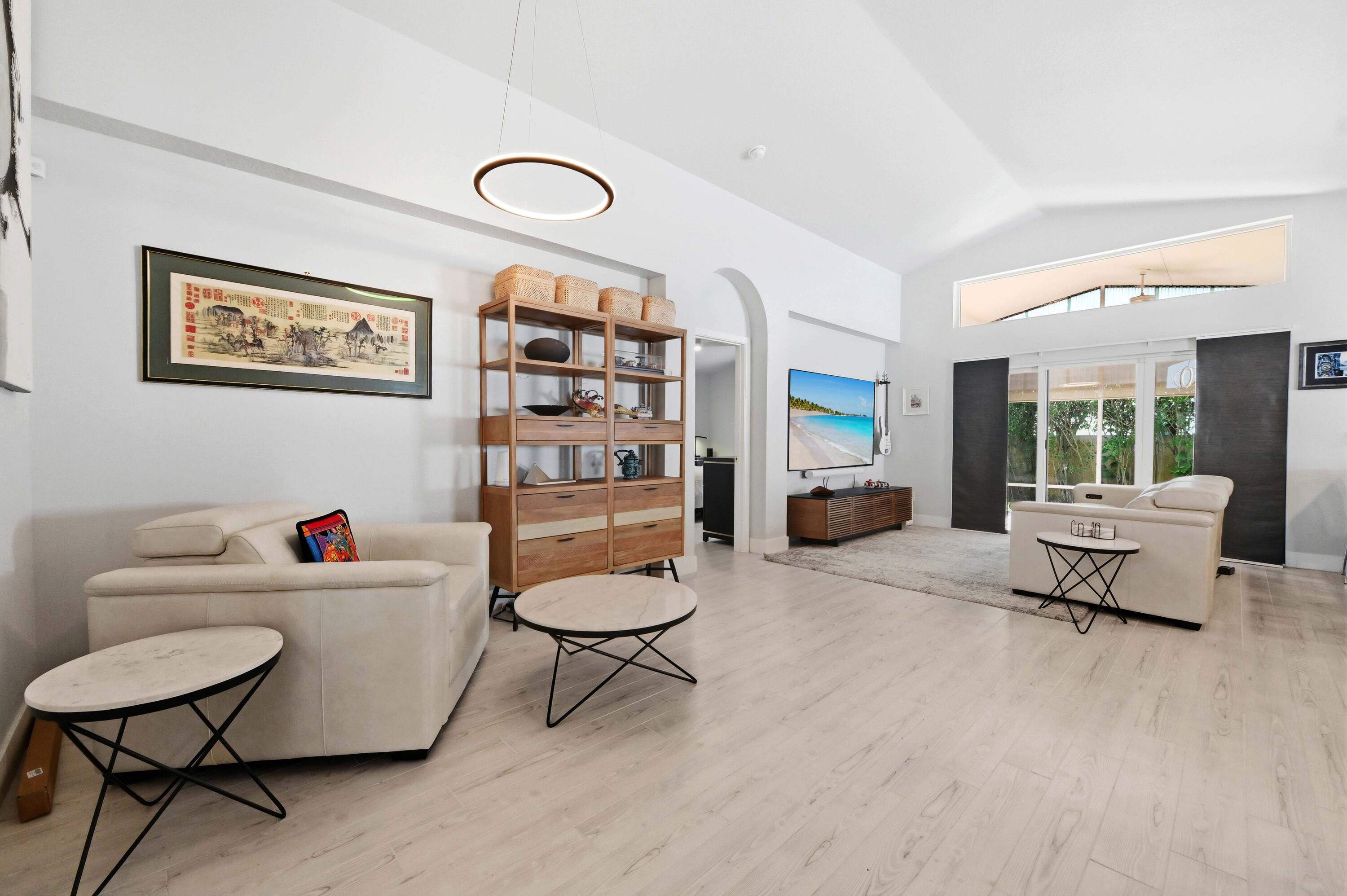 12 Living room 01