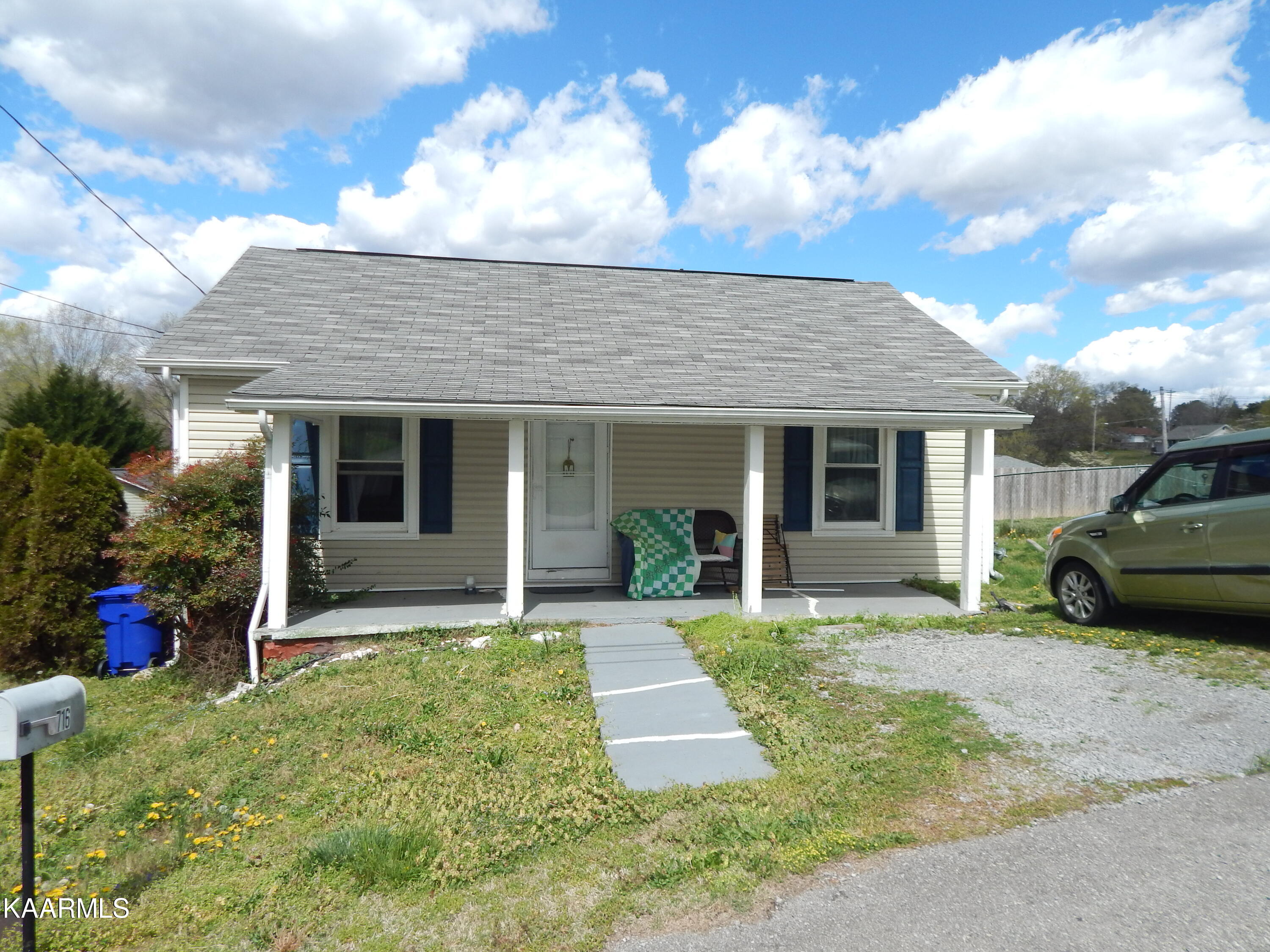 716 Sharp Street Clinton, TN 37716 - Photo 1 of 9 DSCN8616