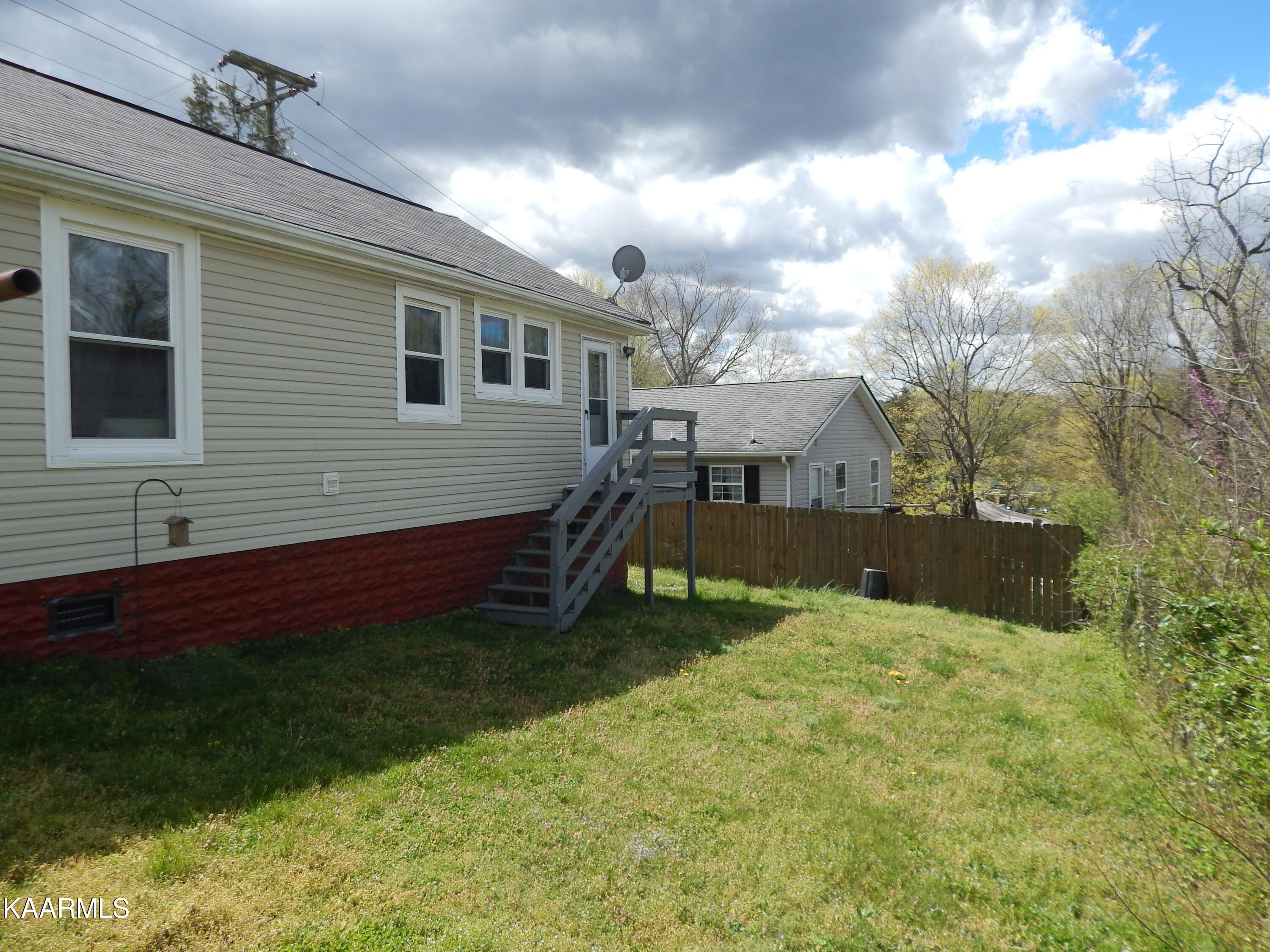 716 Sharp Street Clinton, TN 37716 - Photo 4 of 9 DSCN8620