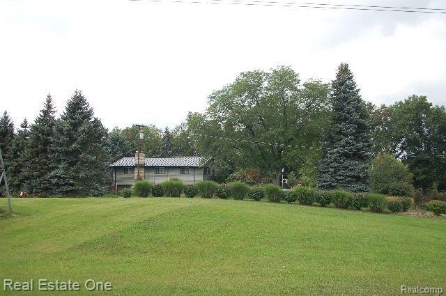 5461 Whipple Lake Road Clarkston, MI 48348 - Photo 18 of 25 house and view 2