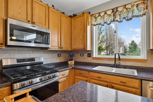 $515,000 | 2575 Barnhart Street, West Chicago, IL 60185