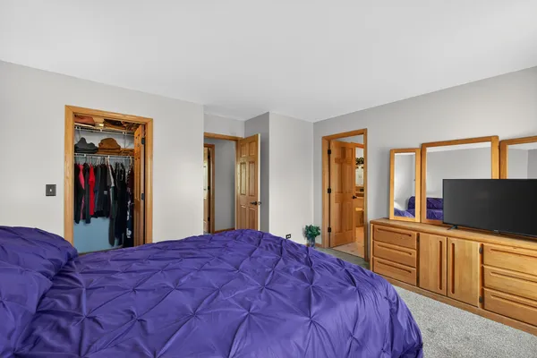 $515,000 | 2575 Barnhart Street, West Chicago, IL 60185